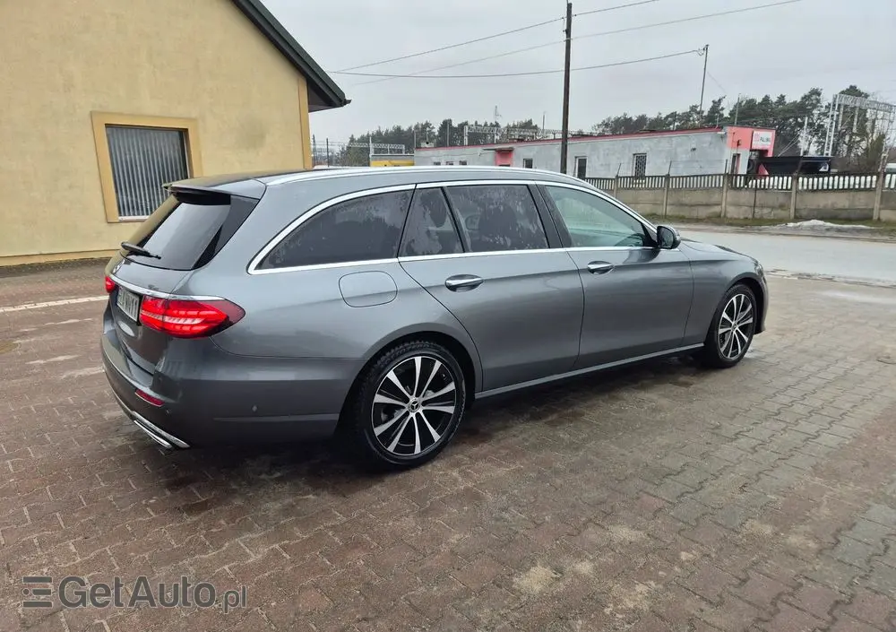 MERCEDES-BENZ Klasa E 220 d 4-Matic Exclusive