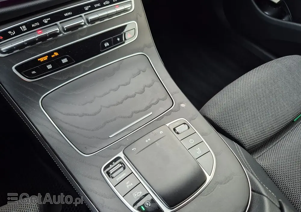 MERCEDES-BENZ Klasa E 220 d 4-Matic Exclusive