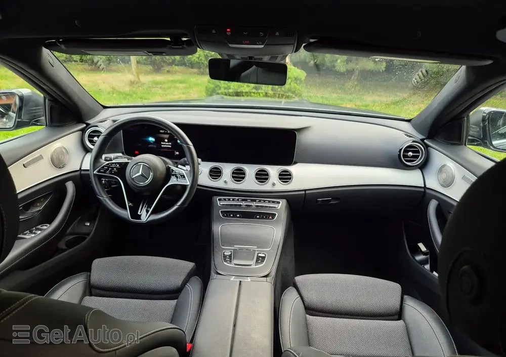 MERCEDES-BENZ Klasa E 220 d 4-Matic Exclusive