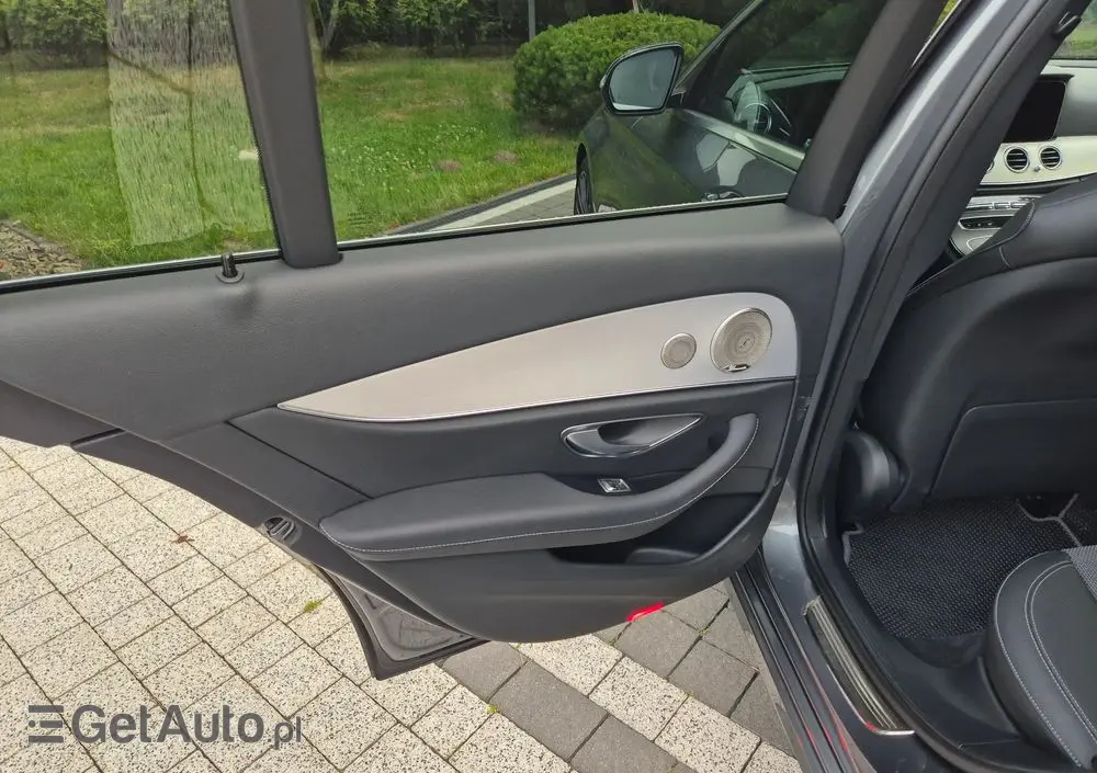MERCEDES-BENZ Klasa E 220 d 4-Matic Exclusive