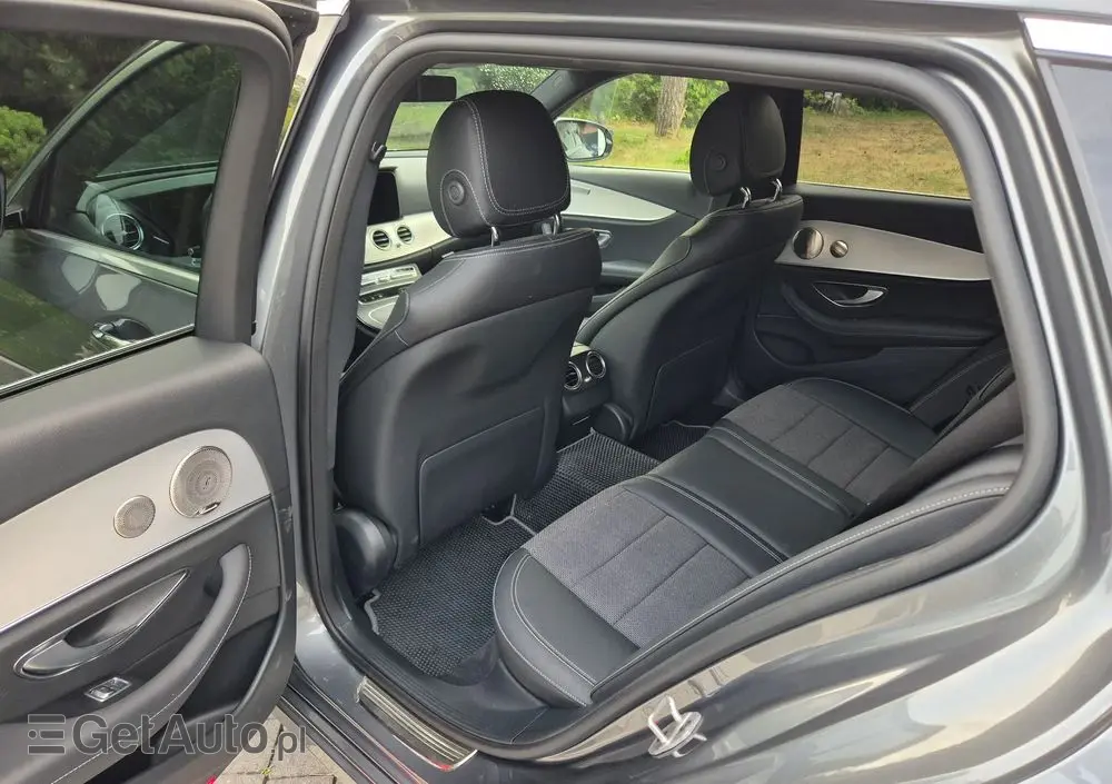 MERCEDES-BENZ Klasa E 220 d 4-Matic Exclusive