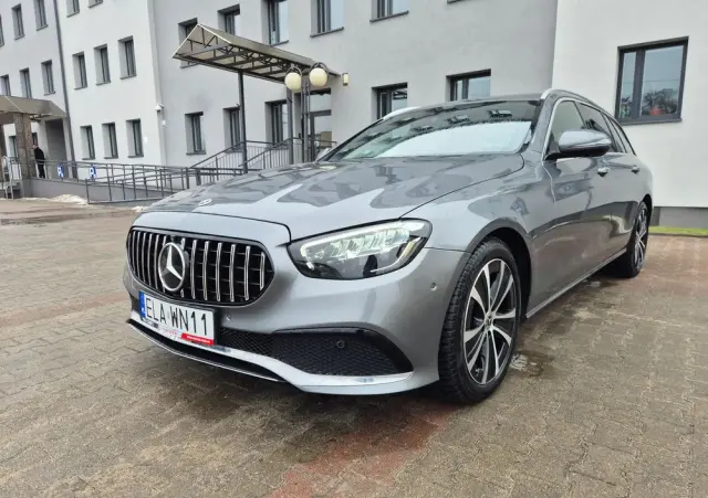 MERCEDES-BENZ Klasa E 220 d 4-Matic Exclusive