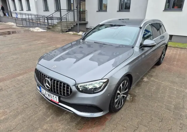 MERCEDES-BENZ Klasa E 220 d 4-Matic Exclusive