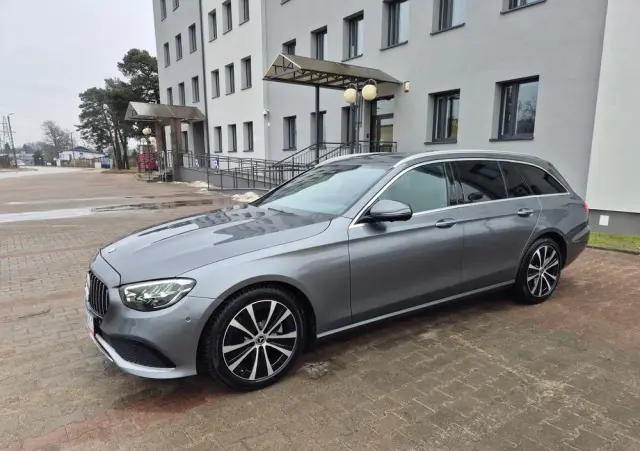 MERCEDES-BENZ Klasa E 220 d 4-Matic Exclusive