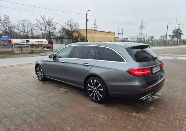 MERCEDES-BENZ Klasa E 220 d 4-Matic Exclusive