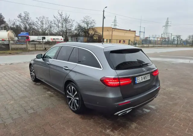 MERCEDES-BENZ Klasa E 220 d 4-Matic Exclusive