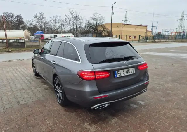 MERCEDES-BENZ Klasa E 220 d 4-Matic Exclusive