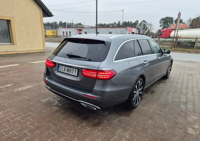 MERCEDES-BENZ Klasa E 220 d 4-Matic Exclusive