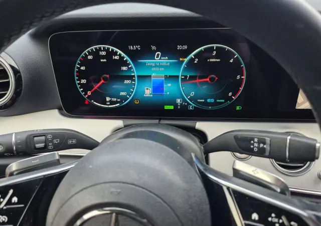 MERCEDES-BENZ Klasa E 220 d 4-Matic Exclusive