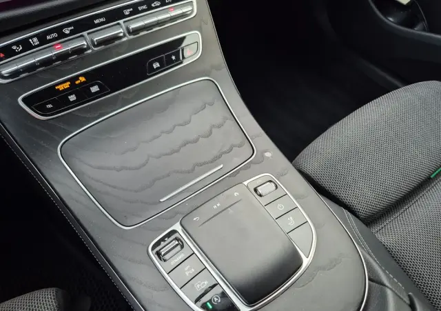 MERCEDES-BENZ Klasa E 220 d 4-Matic Exclusive