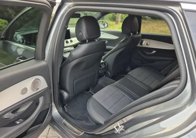 MERCEDES-BENZ Klasa E 220 d 4-Matic Exclusive