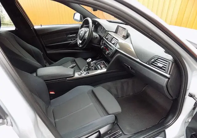 BMW Seria 3 316d Sport Line