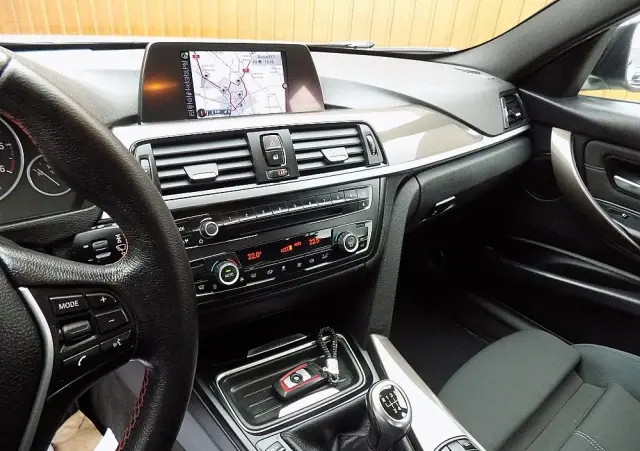 BMW Seria 3 316d Sport Line