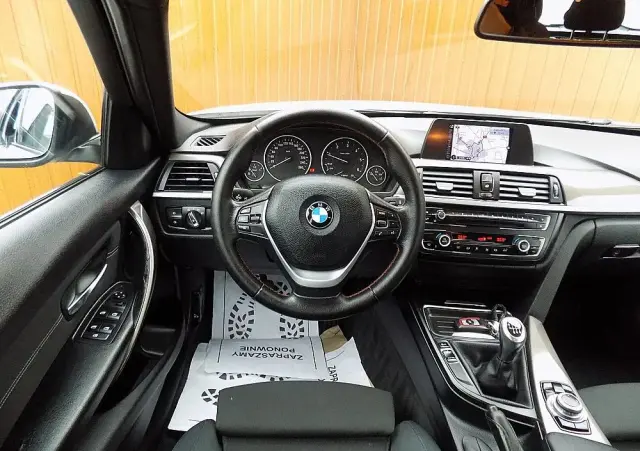 BMW Seria 3 316d Sport Line