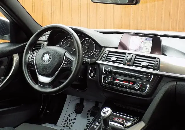 BMW Seria 3 316d Sport Line