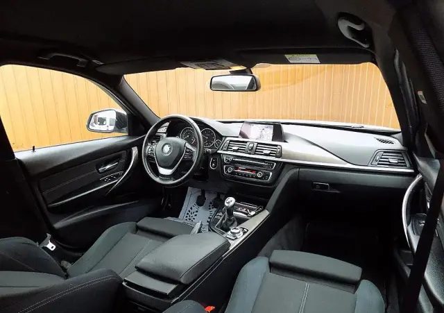 BMW Seria 3 316d Sport Line
