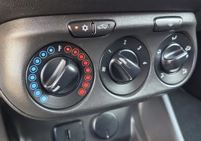 OPEL Corsa 1.4 (ecoFLEX) Start/Stop Color Edition