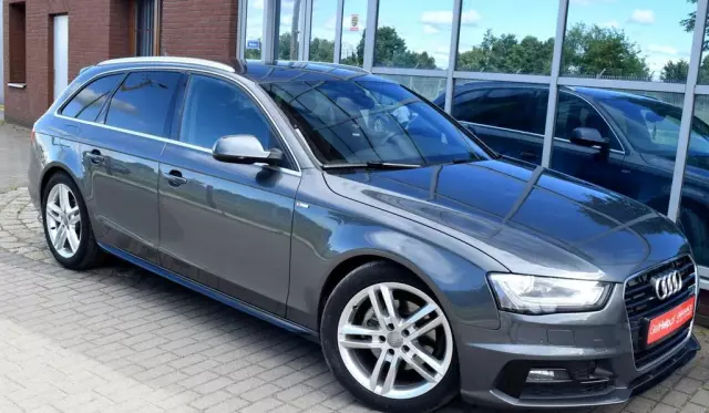 AUDI A4 