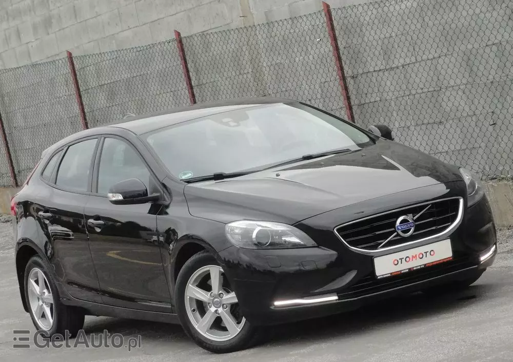 VOLVO V40 T2 Kinetic