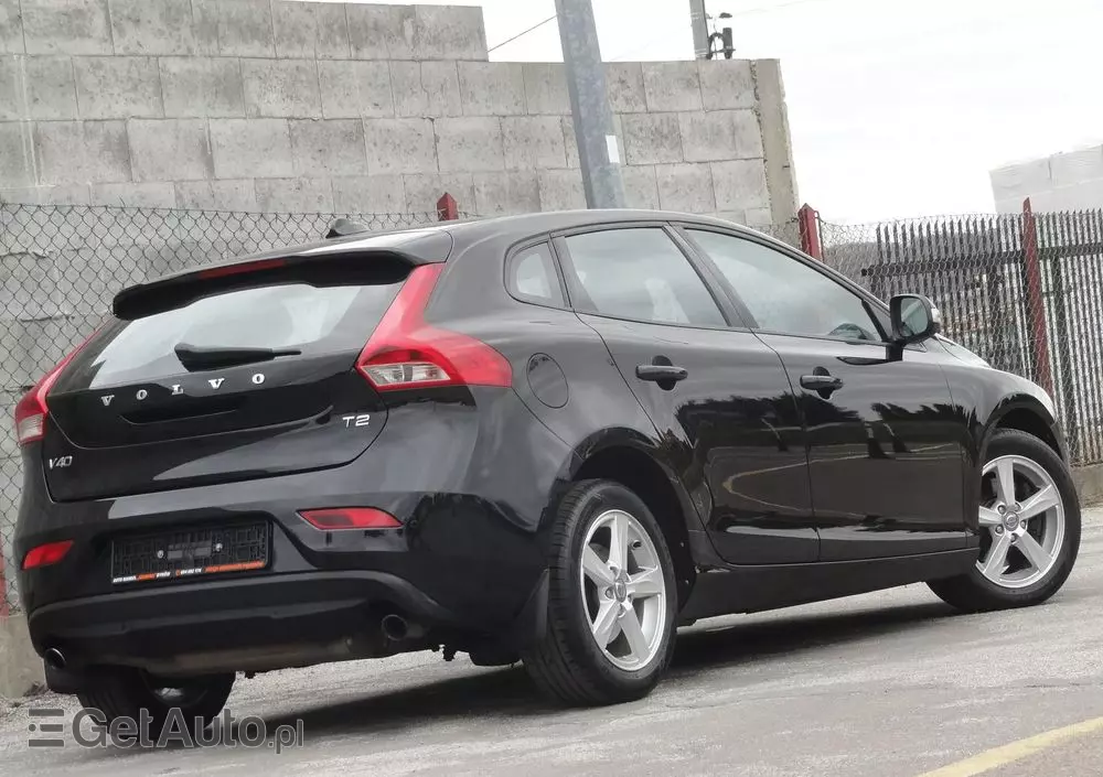 VOLVO V40 T2 Kinetic