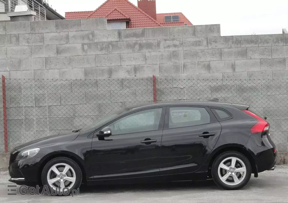 VOLVO V40 T2 Kinetic