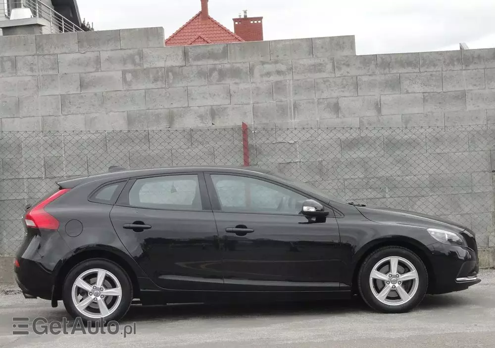 VOLVO V40 T2 Kinetic