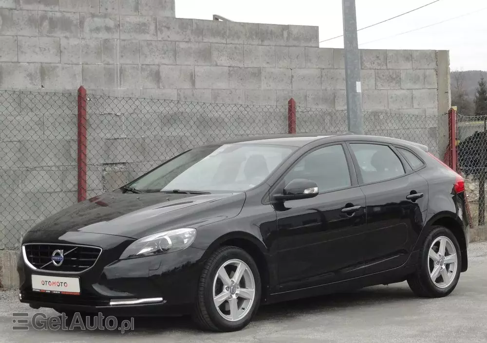 VOLVO V40 T2 Kinetic