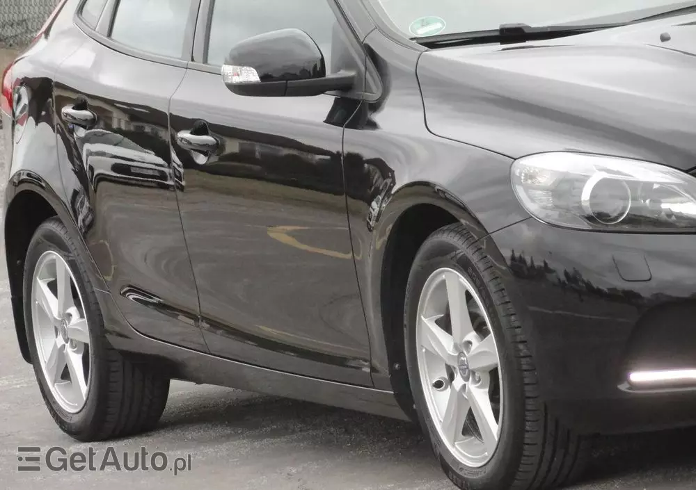 VOLVO V40 T2 Kinetic