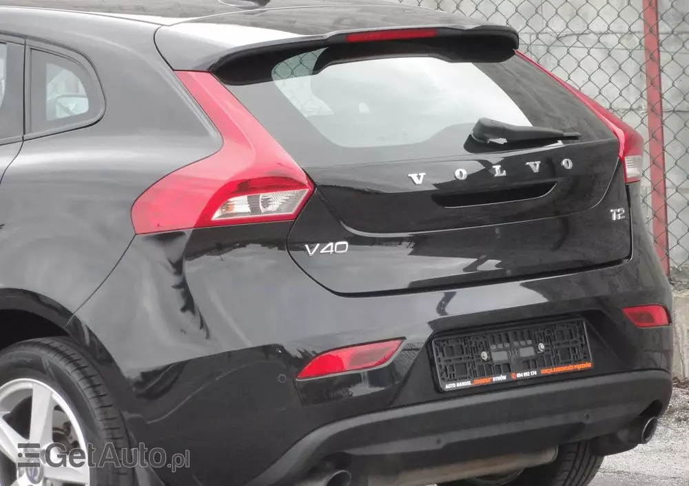 VOLVO V40 T2 Kinetic