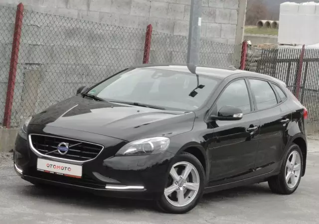 VOLVO V40 T2 Kinetic