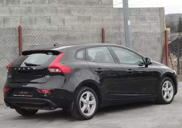 VOLVO V40 T2 Kinetic