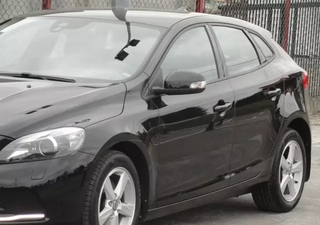 VOLVO V40 T2 Kinetic