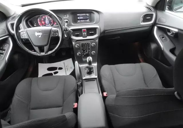 VOLVO V40 T2 Kinetic