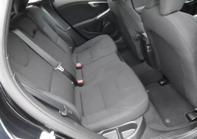 VOLVO V40 T2 Kinetic