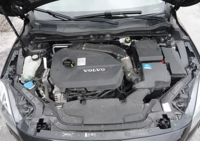 VOLVO V40 T2 Kinetic