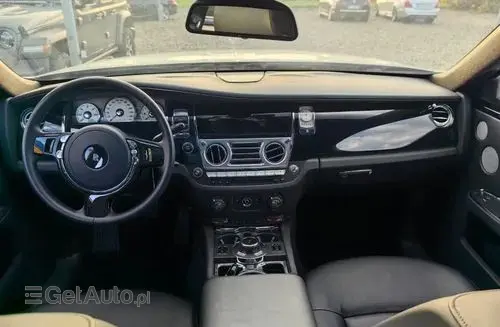 ROLLS-ROYCE Ghost 