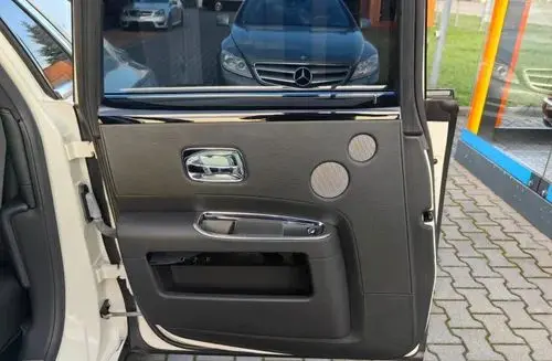 ROLLS-ROYCE Ghost 