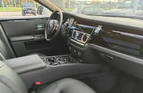 ROLLS-ROYCE Ghost 