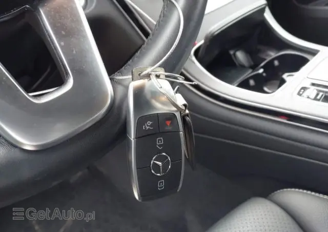 MERCEDES-BENZ GLC 300 4Matic 9G-TRONIC