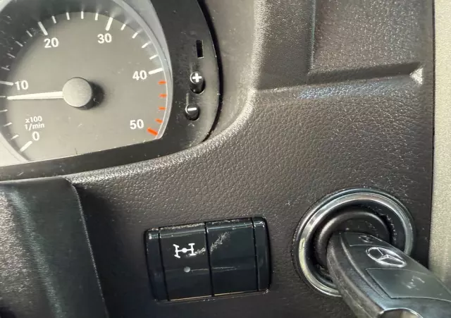 MERCEDES-BENZ 516 CDI 4X4 Kiper Wywrotka IGŁA 