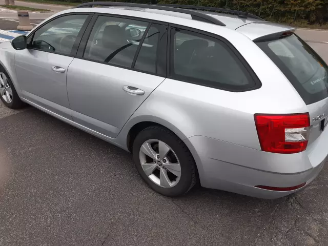 SKODA Octavia Ambition