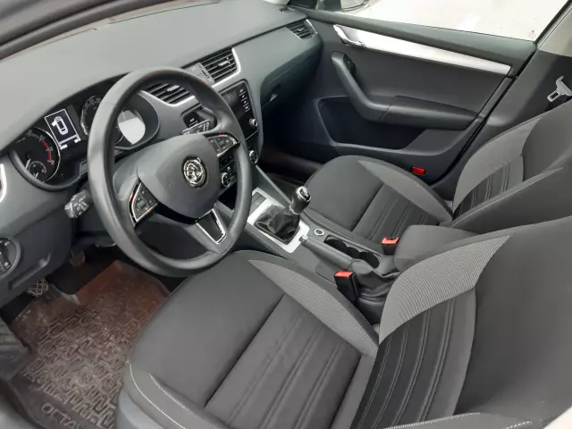 SKODA Octavia Ambition