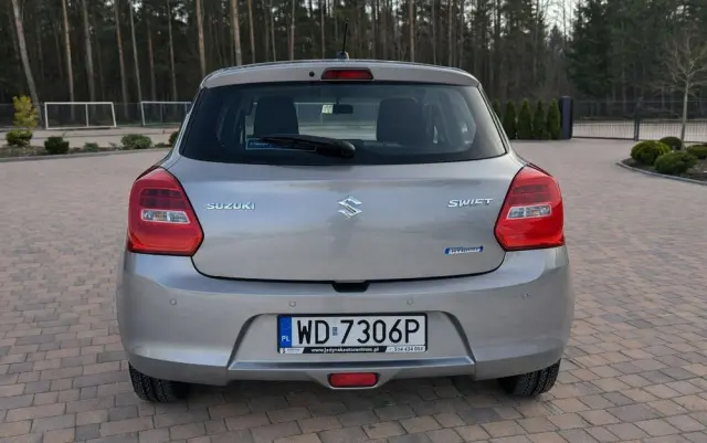 SUZUKI Swift 