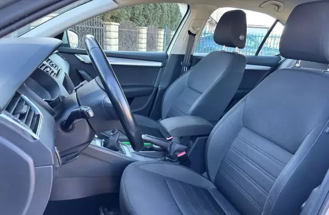 SKODA Octavia 