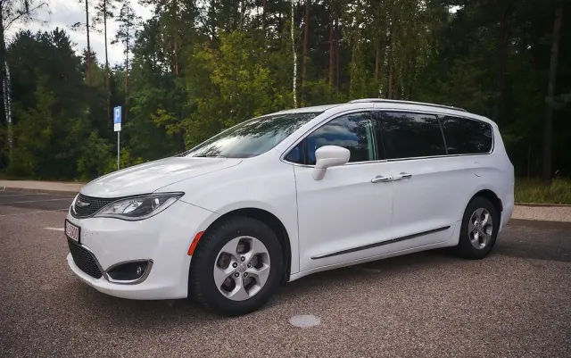 CHRYSLER Pacifica 