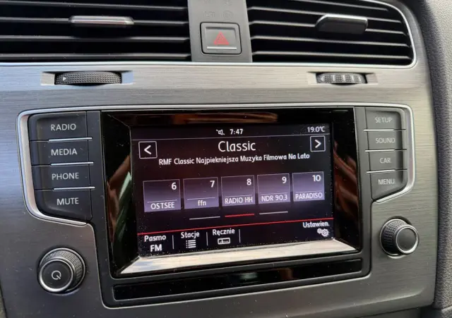 VOLKSWAGEN Golf 