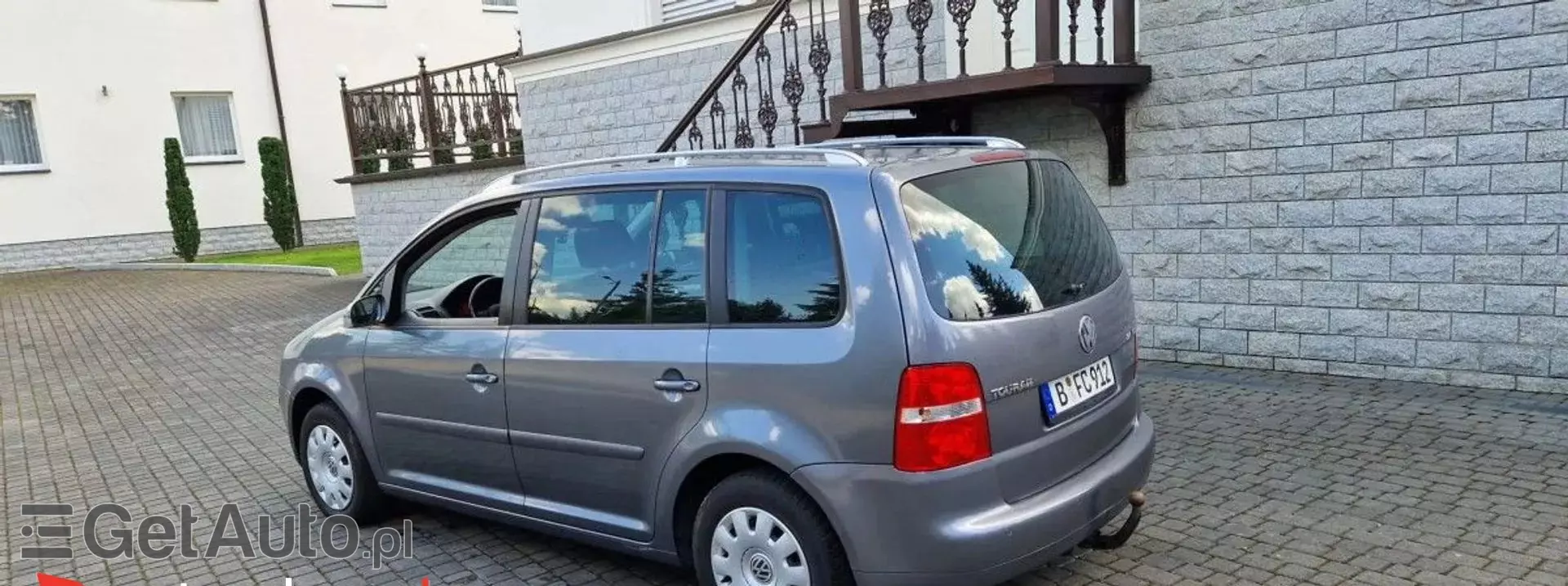 VOLKSWAGEN Touran 