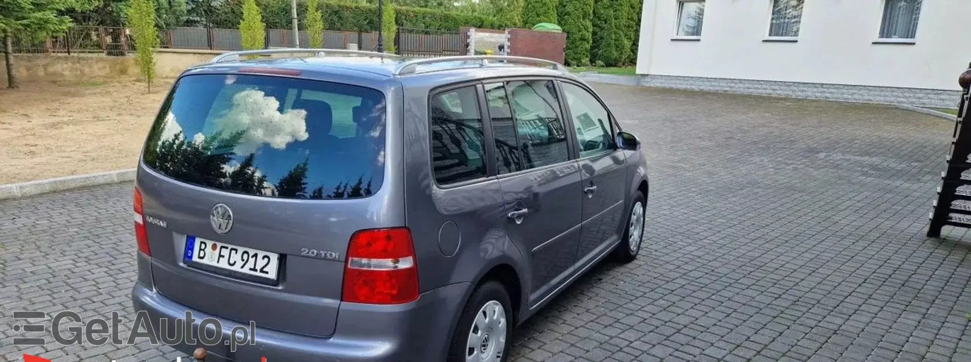 VOLKSWAGEN Touran 
