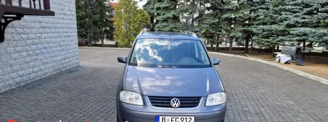 VOLKSWAGEN Touran 