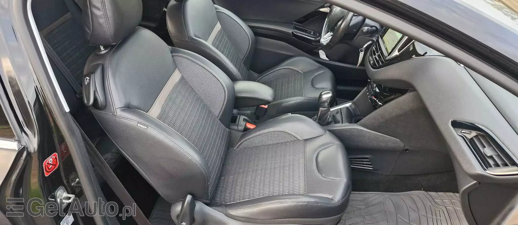 PEUGEOT 208 1.6 e-HDi Allure STT